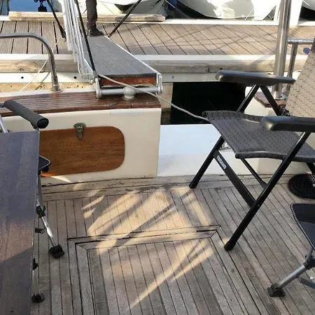 Botel Pm Molo Trapezoidale